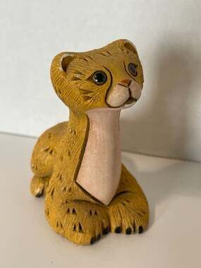 Artesania Rinconada #85 Cheetah Sitting Retired Hand-Carved Ceramic Figurine
